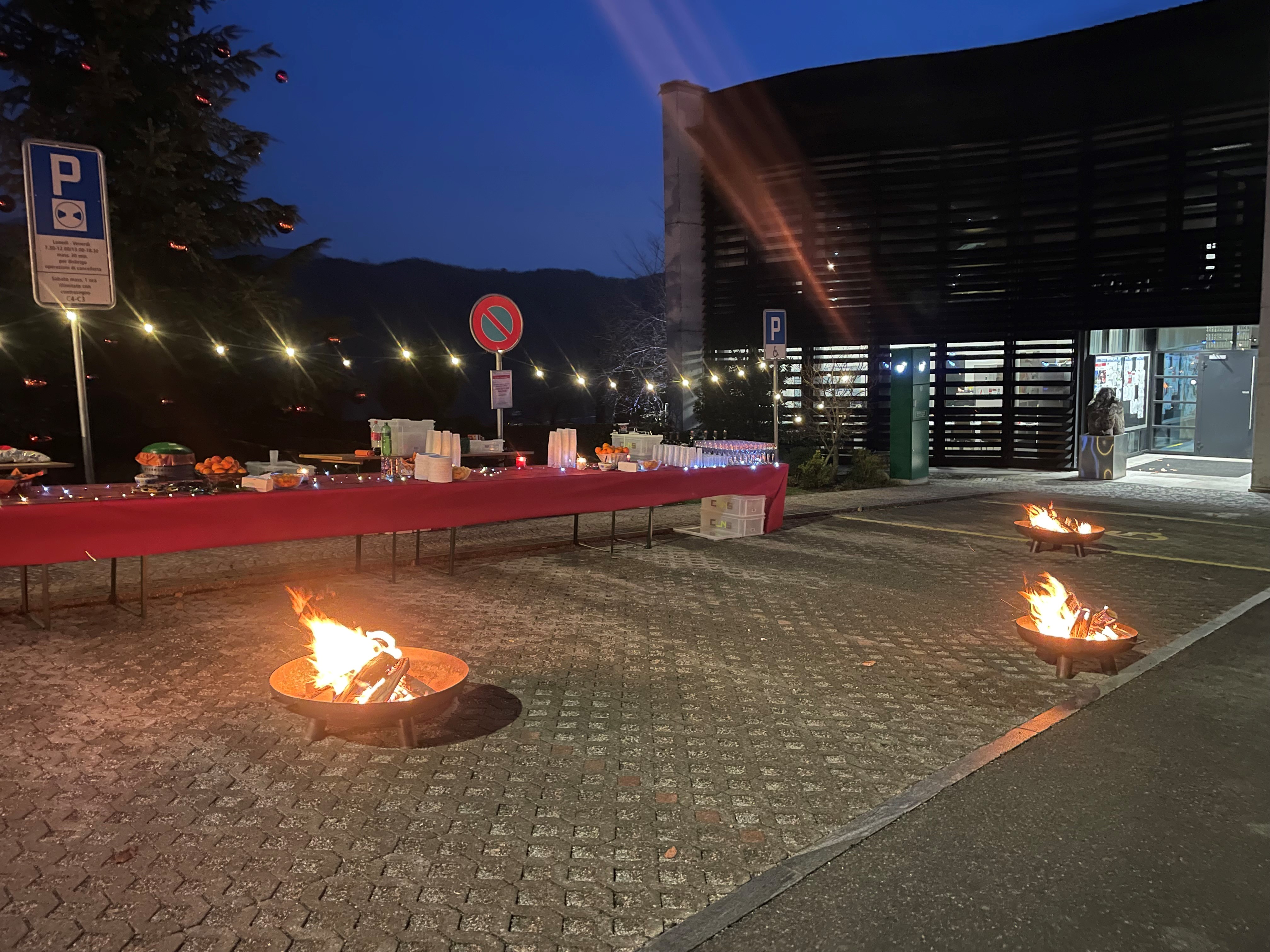 Aperitivo natalizio sul piazzale adiacente la Casa Comunale – Giovedì 21 dicembre 2023 dalle ore 18.30